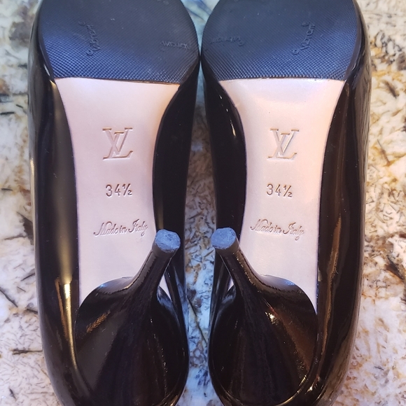 ⭐ SOLD ⭐ Authentic Louis Vuitton Heels - Picture 7 of 12